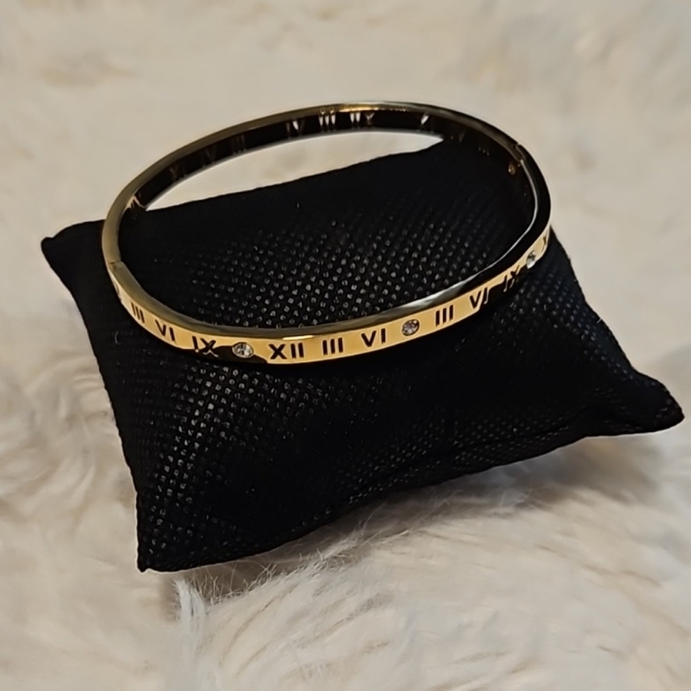 Roman Numeral Rhinestone Bracelet - Gold - Picture 2 of 2